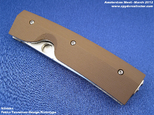 spyderco_amsterdammeet2012_prototype_nilakka_closed.jpg